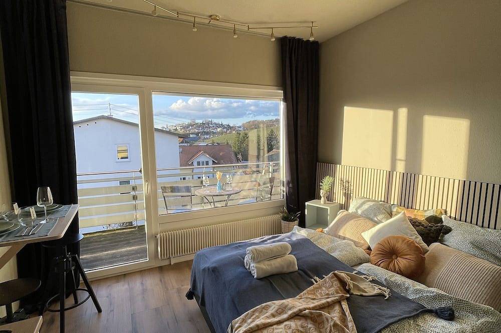 Ganze Wohnung, Modernes Design-Apartment mit Balkon in Bermatingen in Bermatingen, Region Bodensee-Oberschwaben