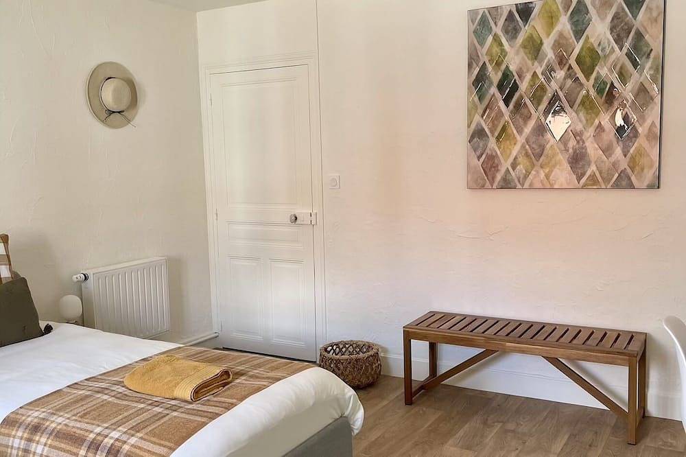 Entire apartment, Apartment-Comfort-Ensuite with Bath in Vichy, Vichy region