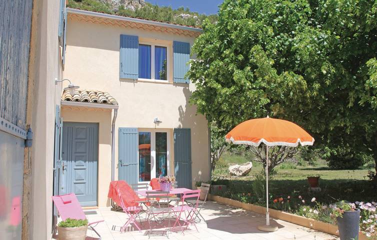 Ferienhaus für 6 Personen, mit Terrasse und Garten sowie Pool im Luberon - 2