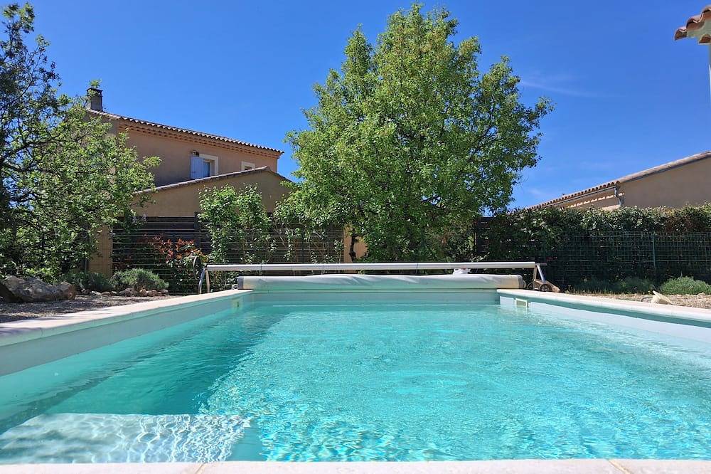 Maison avec piscine privée au cœur du luberoncharming Home With Private Pool in Saint-Saturnin-lès-Apt, Parc naturel régional du Luberon