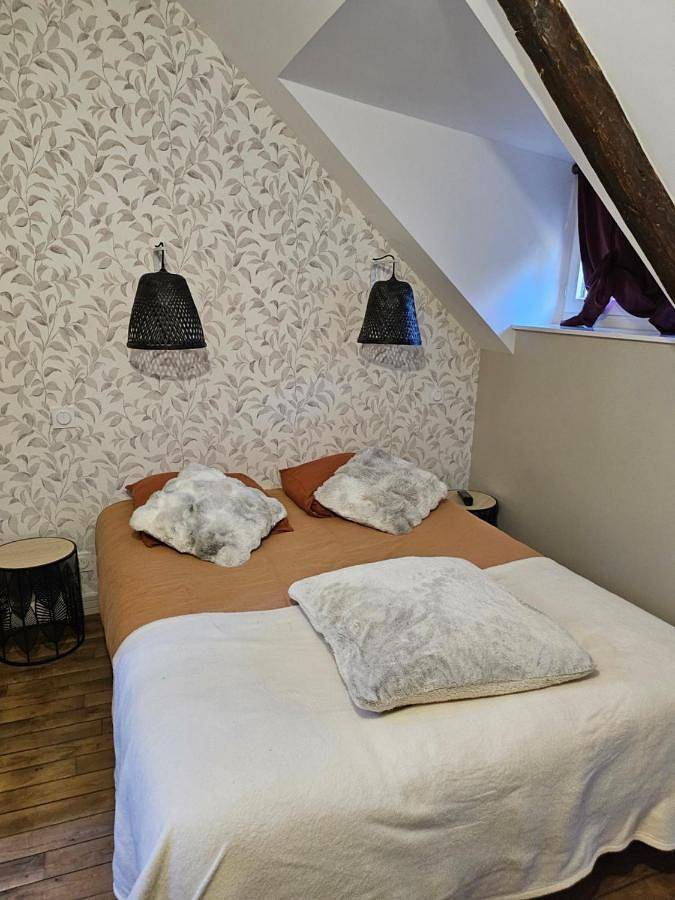 Three-Bedroom House in Brennilis, Région de Châteaulin
