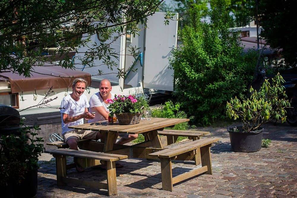 Cosy houseboat studio in the old city center in Costa Olandese