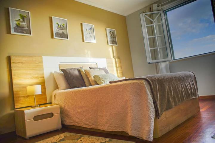 Ganze Wohnung, Schöne Wohnung mit Meerblick in einer ruhigen Gegend von Funchal in Funchal (São Pedro), Madeira