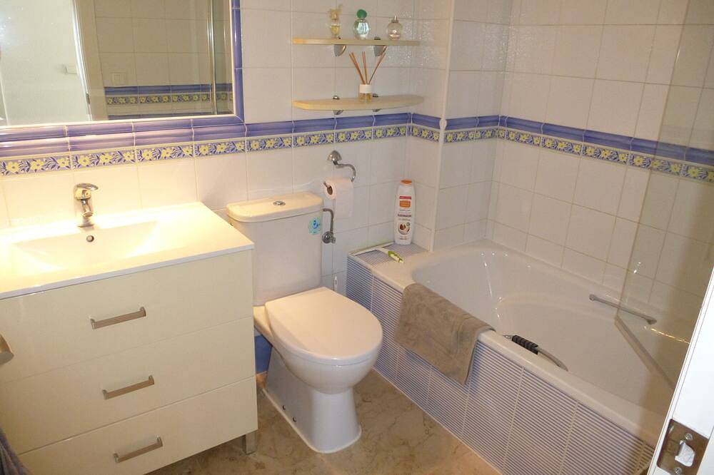 Ganze Wohnung, Ferienwohnung Costa Blanca mit Meerblick, ruhig gelegen und trotzdem Zentral in Brisas y Golf, Orihuela