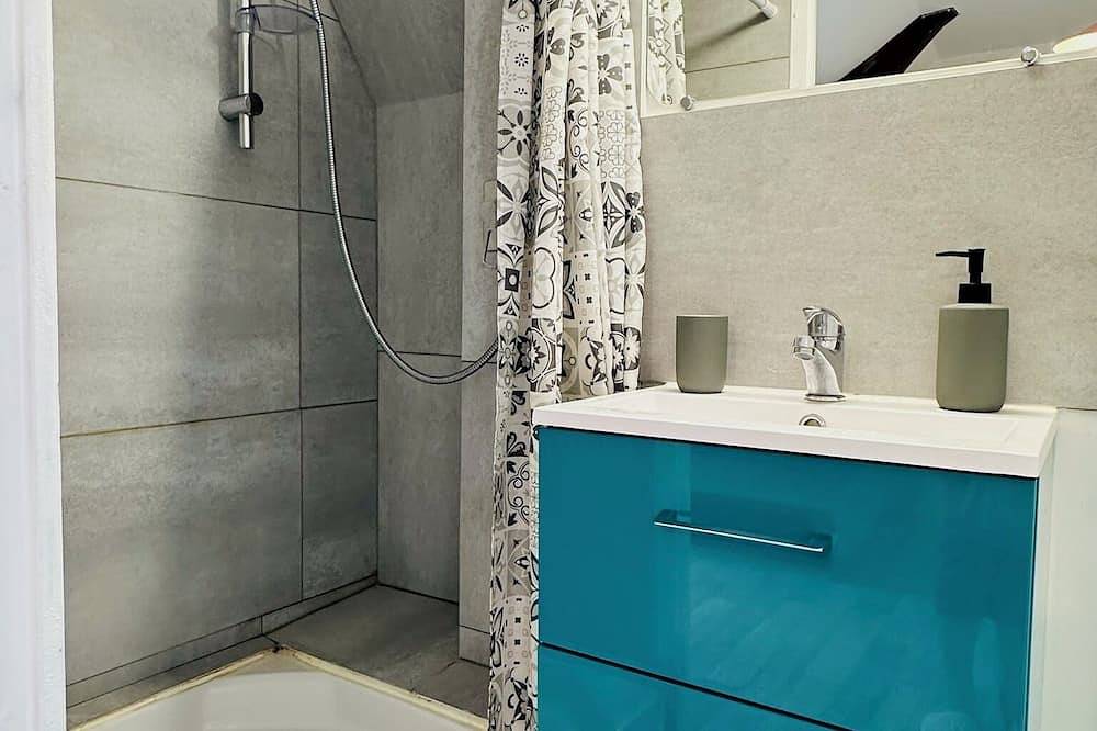 Appartement entier, Studio 11 au Calme avec Wifi et Parking Troyes in Troyes, Aube