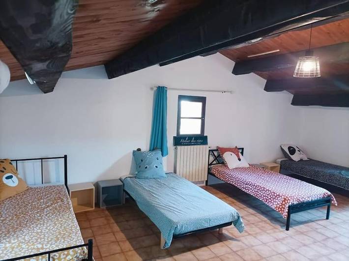 Location de vacances pour 12 personnes, avec vue ainsi que piscine et jardin, animaux acceptés à Alès - 4