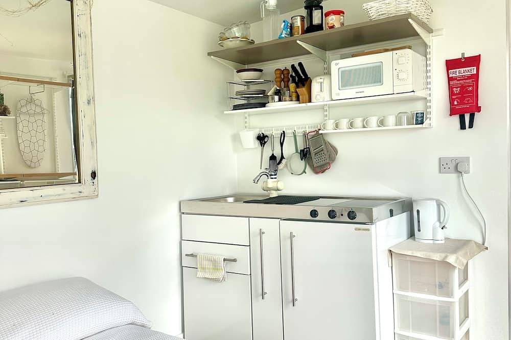 Cosy Studio with a field view in Ringwood, Hampshire