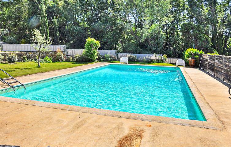 Encantador Apartamento 65m2: Aparcamiento, Terraza, Piscina, WiFi in Saint-Roman-de-Malegarde, Vaucluse