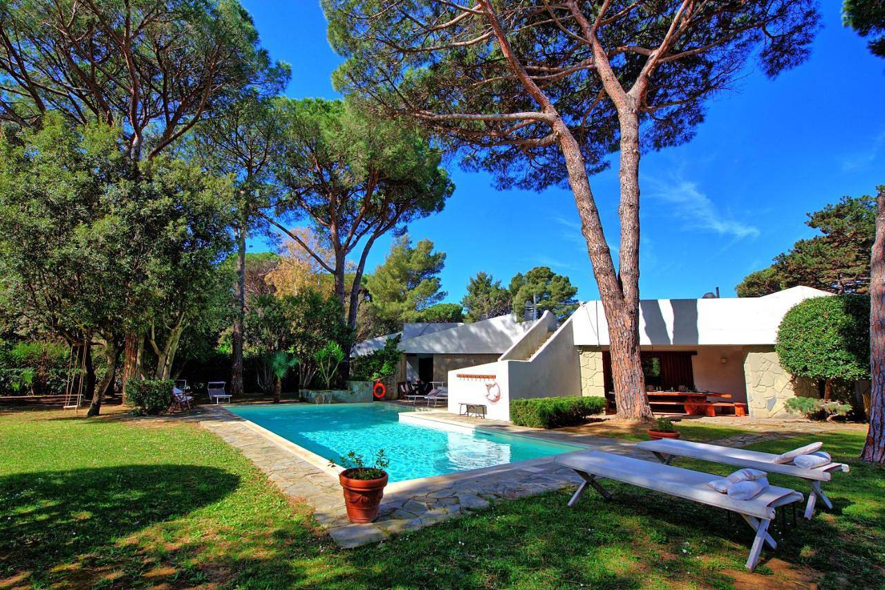 Villa with Private Pool in Roccamare, Castiglione della Pescaia