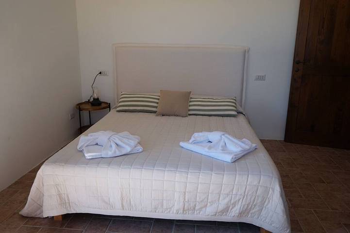 Location de vacances pour 12 personnes, avec jacuzzi et jardin à Giove - 3