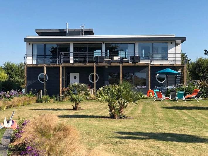 Villa pour 6 personnes, avec Jacuzzi et Terrasse ainsi que Jardin et Sauna
