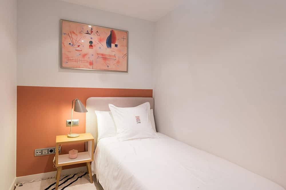 Entire apartment, Petit Luxe Oasi d'Egara in Terrassa, Barcelona Inland