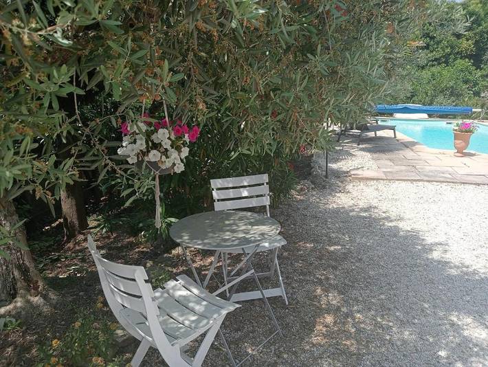 Maison d’hôte pour 2 personnes, avec vue ainsi que piscine et terrasse, animaux acceptés à Saint-Maximin-la-Sainte-Baume - 4