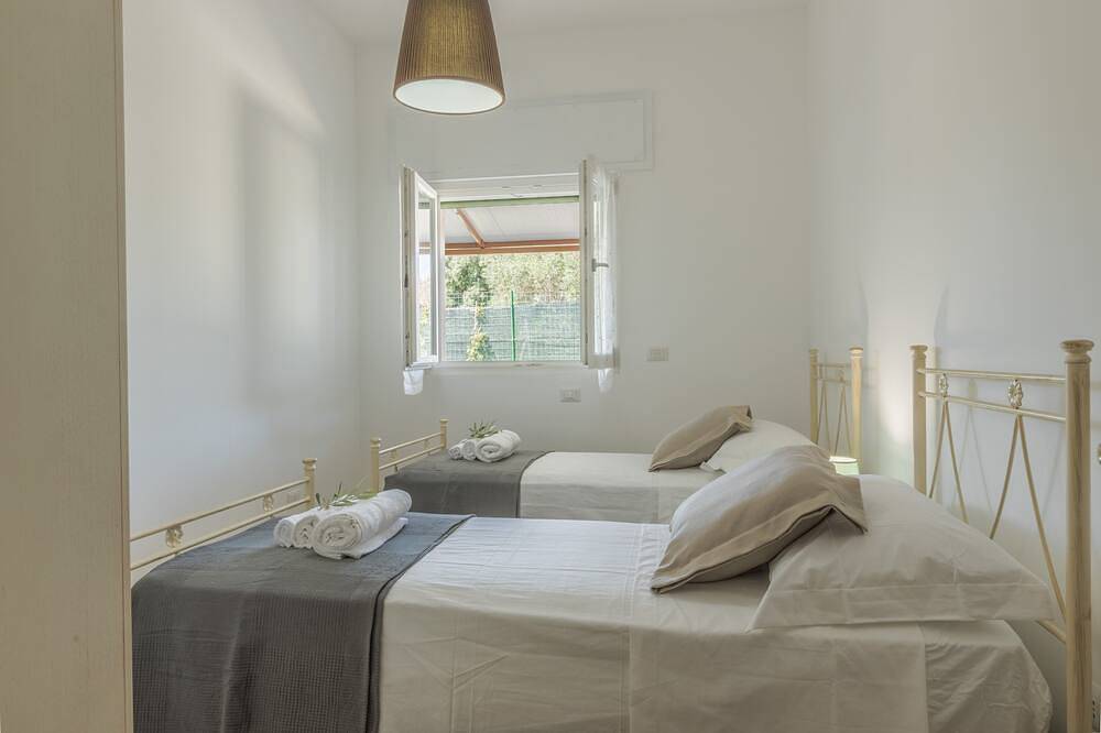 House Tina with pool - 2 rooms - 7 km reserve of Torre Guaceto in San Vito dei Normanni, Salento