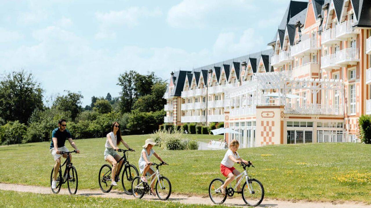 Entire holiday apartment, Ferienwohnung für 4 Personen (39 m²) in Bagnoles-de-l'Orne, Parc naturel régional Normandie-Maine