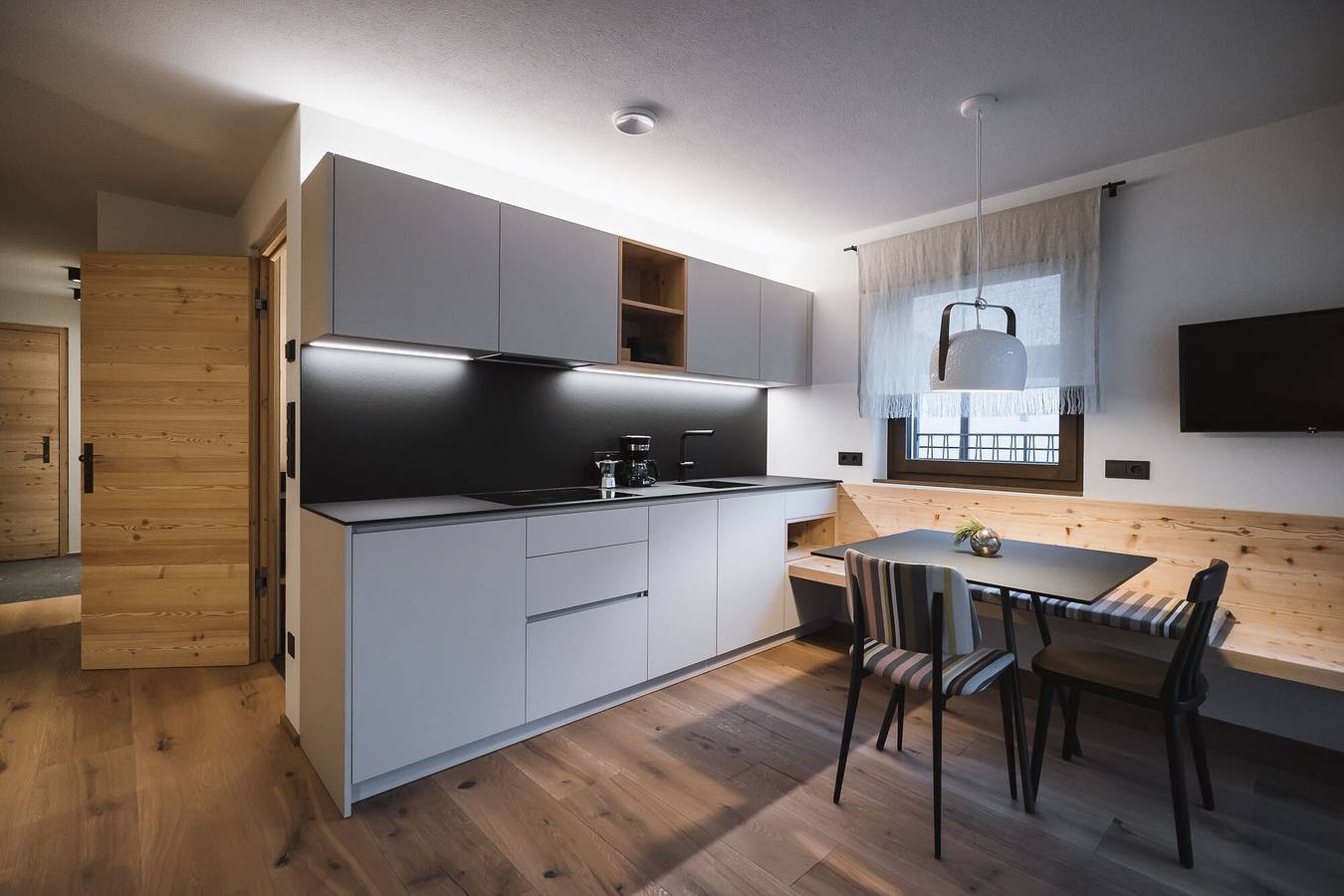 Ganze Wohnung, Ferienwohnung 'Nature Baum' mit Bergblick, Terrasse & Wlan in Luttach, Zillertaler Alpen
