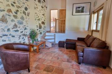 Gîte pour 6 personnes, avec piscine et terrasse ainsi que bassin pour enfant et jardin à Rieussec