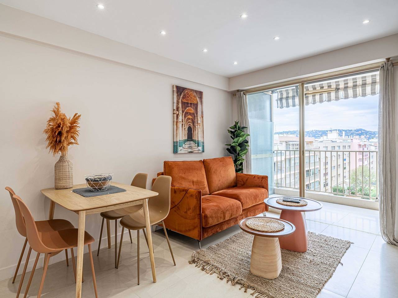 Hel leilighet, Renovated flat 250m from the beach - Town centre - 2Br/6p in Antibes, Middelhavskysten (Frankrike)