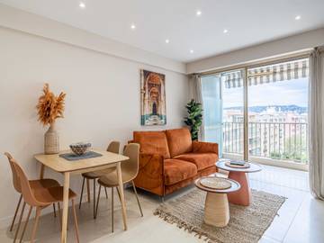 Gîte pour 6 personnes, avec balcon/terrasse et balcon, adapté aux familles dans Plage de Juan-les-Pins