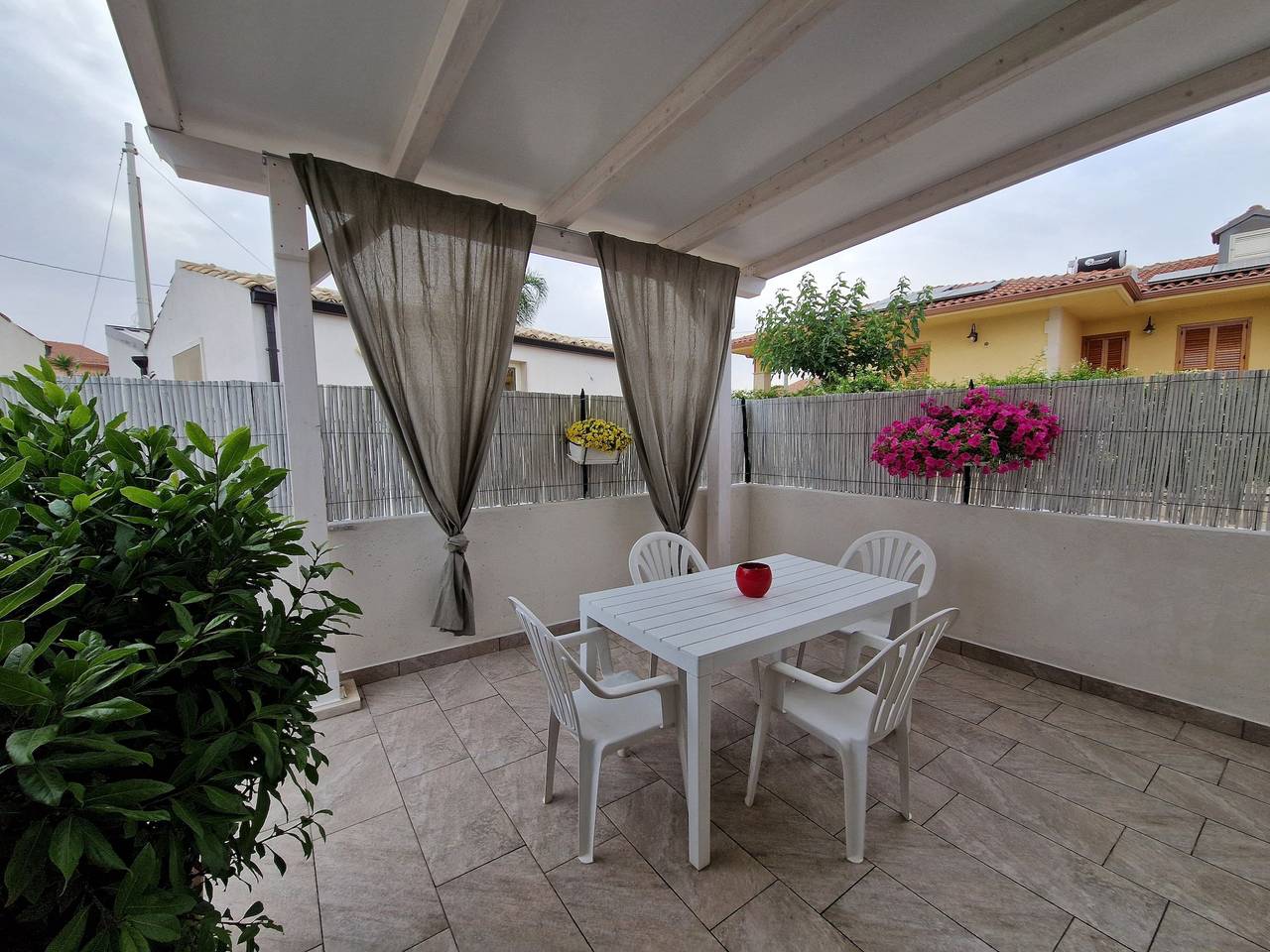 Appartamento intero, Appartamento Pet-Friendly 'I due ulivi' con vista sulle colline di Modica, terrazza e Wi-Fi in Modica, Provincia di Ragusa