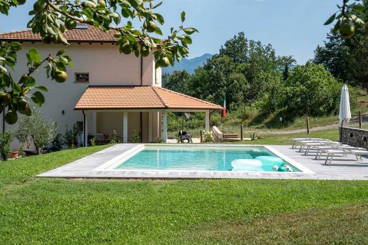Ferienhaus für 8 Personen, mit Garten und Pool sowie Ausblick