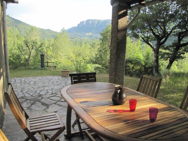 Location de vacances pour 9 personnes, avec Terrasse ainsi que Jardin et Vue à Bédouès