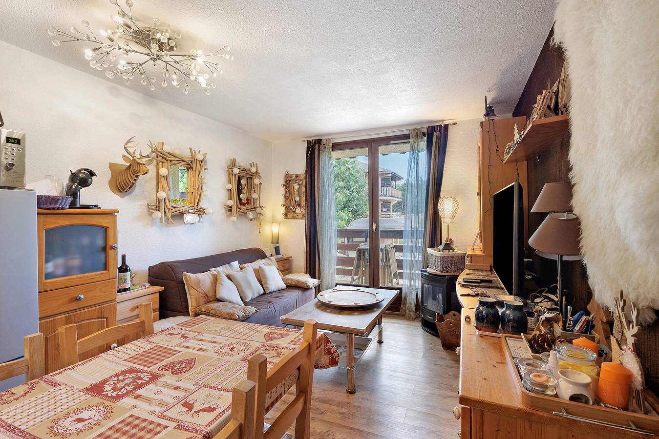 Ganze Wohnung, Appartement 'Cocon für Zwei in den Bergen' mit Bergblick, Balkon und Wlan in Sainte-Léocadie, Parc naturel régional des Pyrénées catalanes
