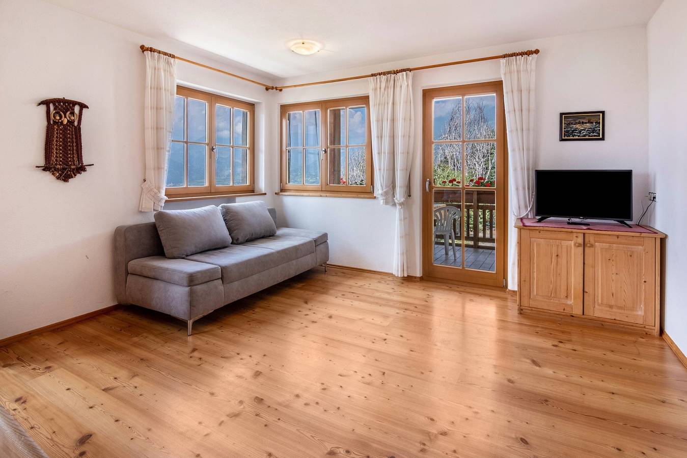 Ganze Wohnung, Ferienwohnung 'Patztauhof Tartscher Bühel' mit Bergblick, privater Terrasse und Wlan in Schluderns, Saldurkamm