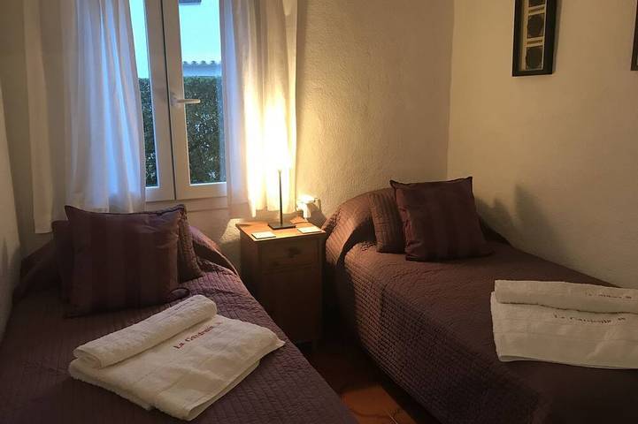 Gîte pour 4 personnes, avec jardin ainsi que terrasse et piscine à Es Castell - 3