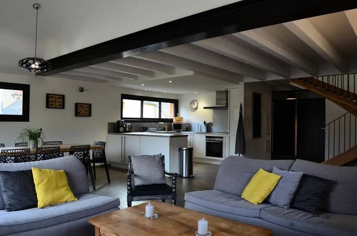 Gîte pour 7 personnes, avec piscine et jardin à Barjac (Lozère)