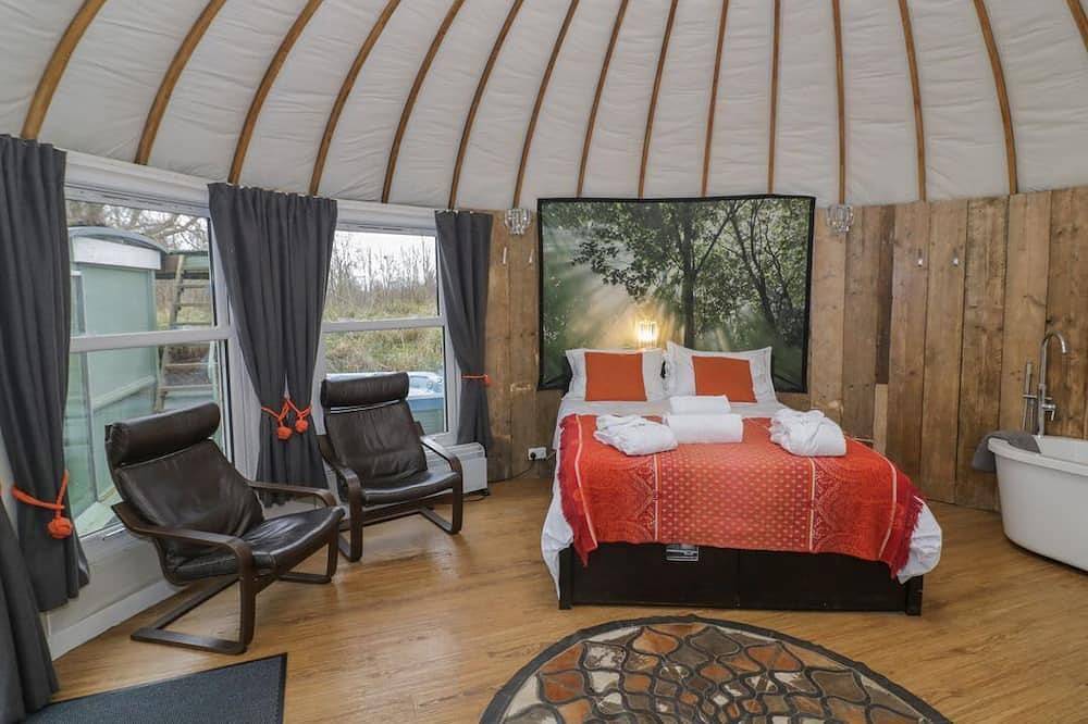 Lakeview Yurt, Beckford in Beckford, Worcestershire