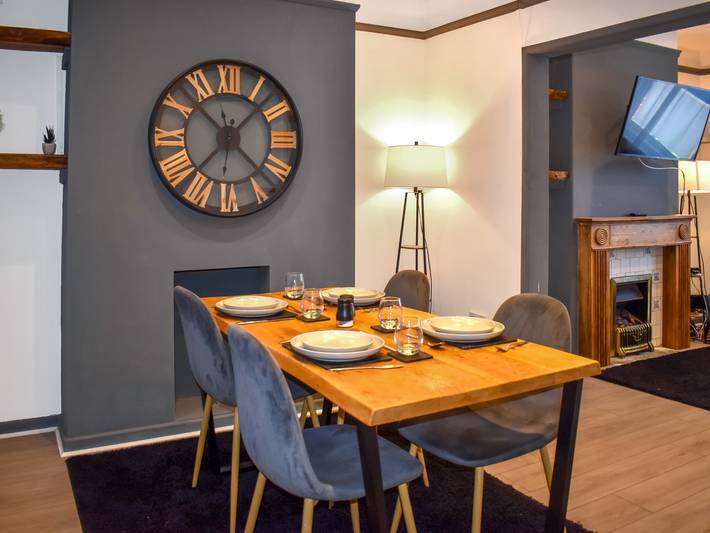 Cliffside Cottage in Exeter, Devon