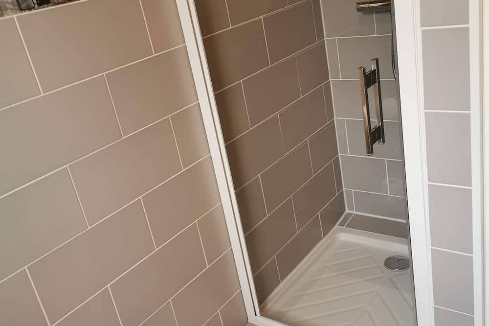 Appartement entier, Charmant logement avec piscine et jacuzzi. in Montceau-les-Mines, Région de Chalon-sur-Saône