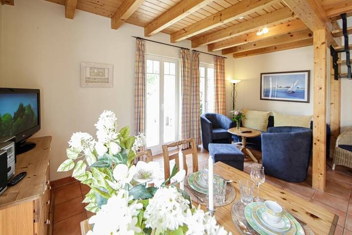 Ferienhaus für 6 Personen, mit Garten im Ostseebad Nienhagen