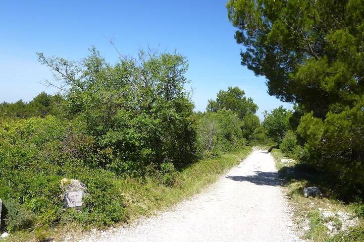 Location de vacances pour 2 personnes, avec Terrasse et Jardin à La Roque-sur-Pernes