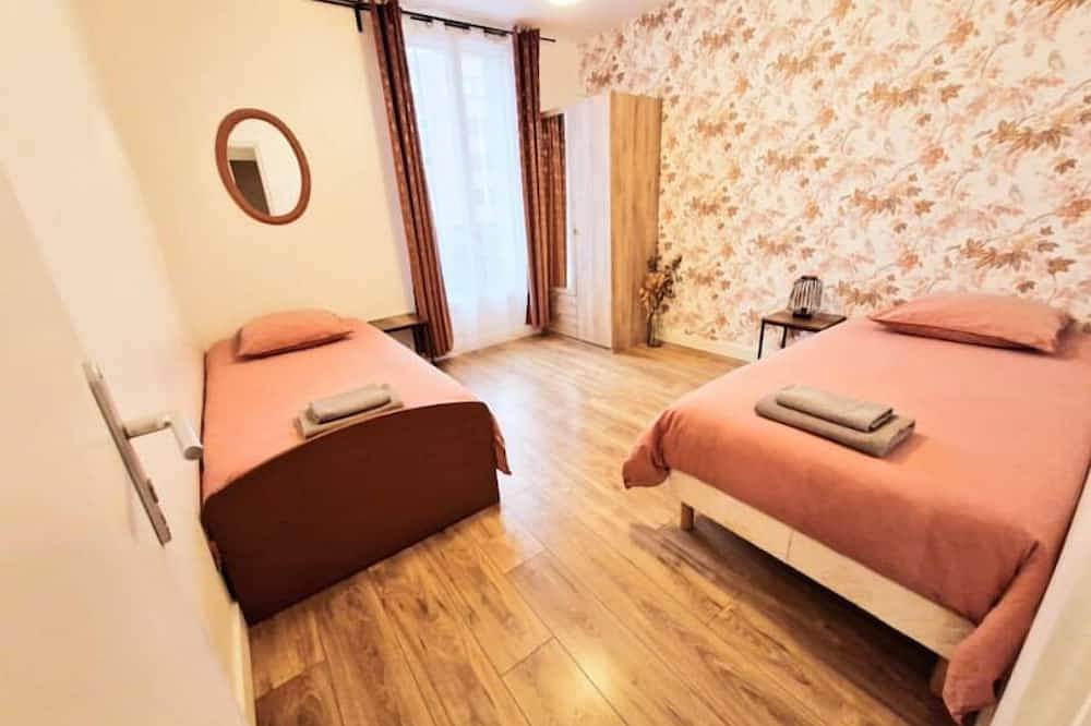 Entire apartment, Appartement \"gaby\", Centre-ville, au Pied du Métro in Clichy, Hauts-de-Seine