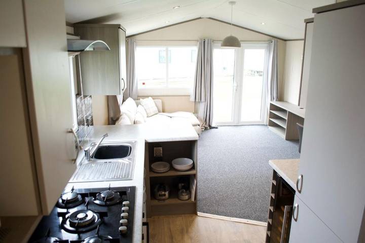 Glamping for 6 people, with garden and pool in Northamptonshire