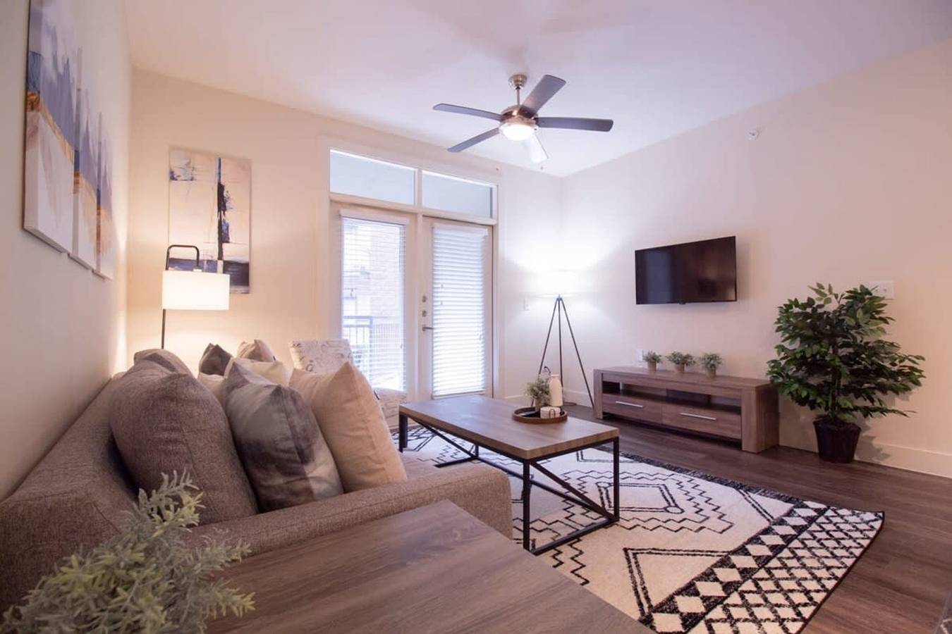 Apartamento entero, Revive Tanglewood   Stunning 2Br in Uptown Houston in Houston, Condado de Harris
