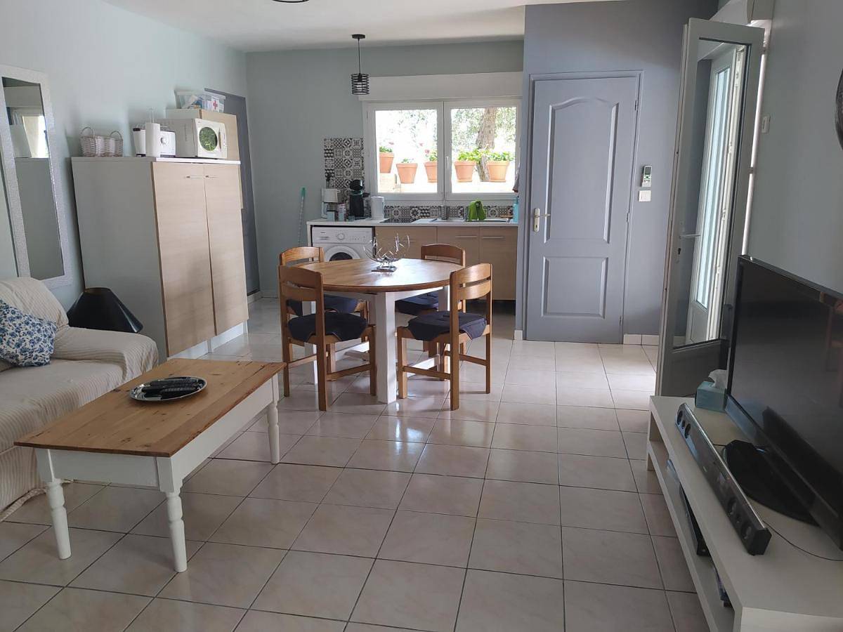Appartement entier, Studio de la pinède in Nissan-lez-Enserune, Côte méditerranéenne (France)