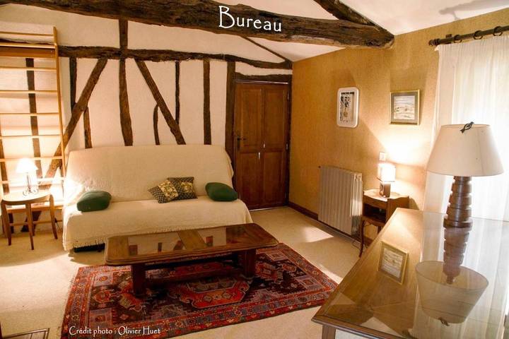 Location de vacances pour 2 personnes, avec jardin ainsi que piscine et vue, animaux acceptés à Crastes - 3