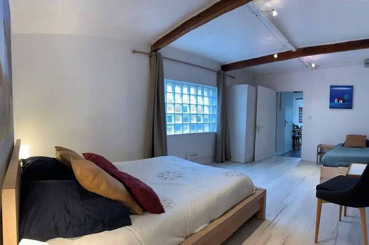 Apartamento entero, Lovely suite with on-site parking in Pessac, Región de Burdeos