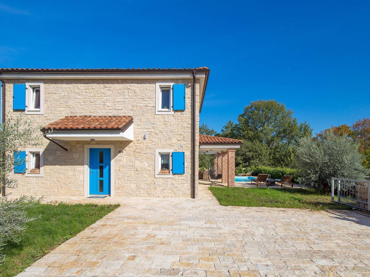 Romantische Villa mit Pool, umgeben von Natur in Malinska-Dubašnica, Krk