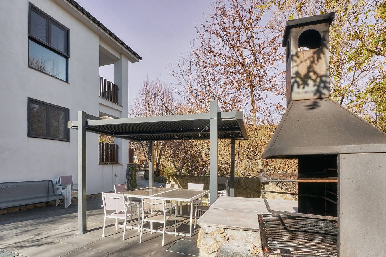 Apartamento entero, Apartamento 'Marel' con vistas a la montaña, Wi-Fi y aire acondicionado in Trefacio, Lago de Sanabria