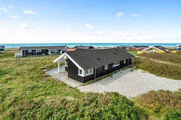 Ferienhaus für 8 Personen, mit Whirlpool und Sauna sowie Terrasse in Nørlev Strand