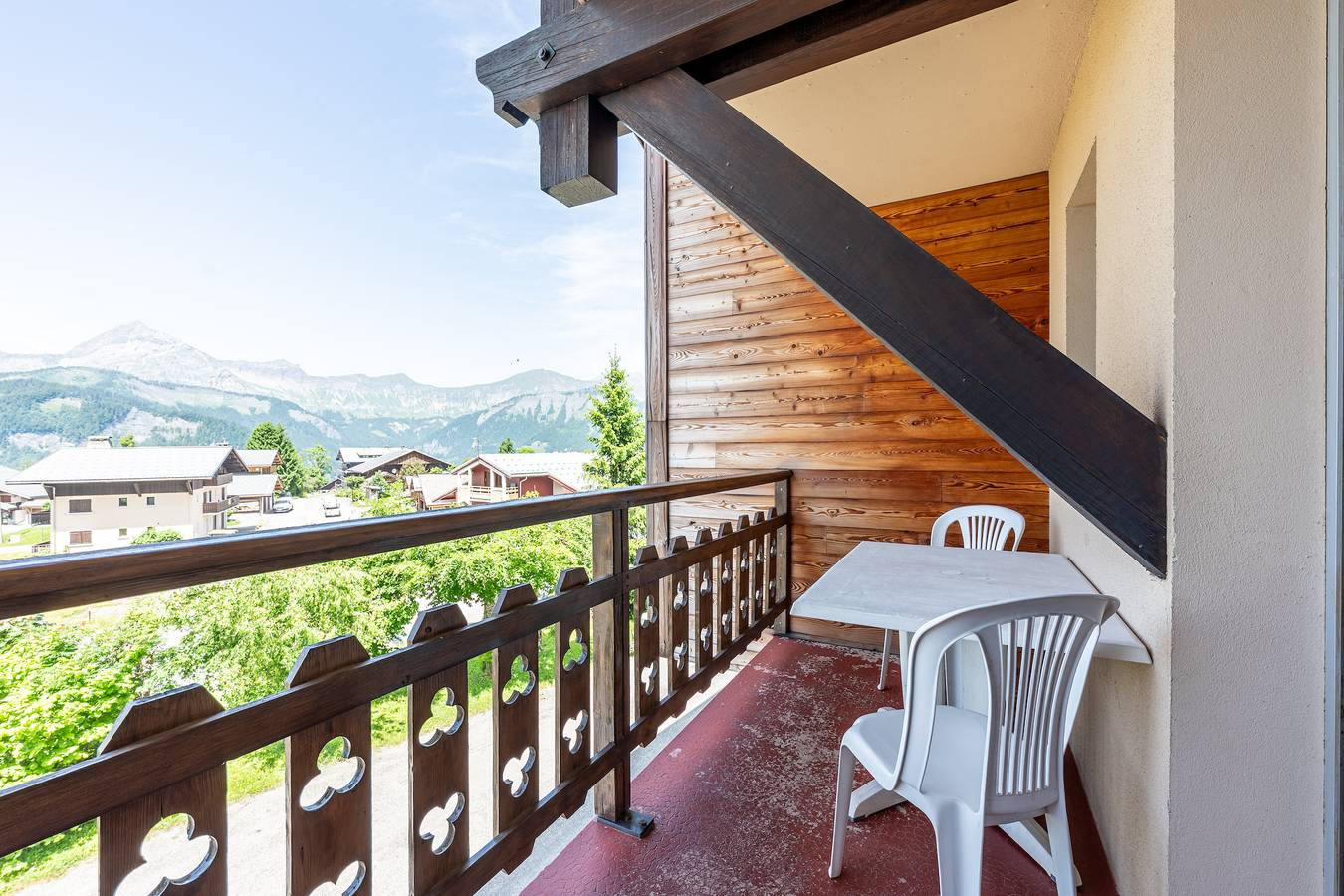 Studio entier, Studio '13 - L'Étale' avec vue sur la montagne, jardin partagé et Wi-Fi in Cohennoz, Région d'Albertville