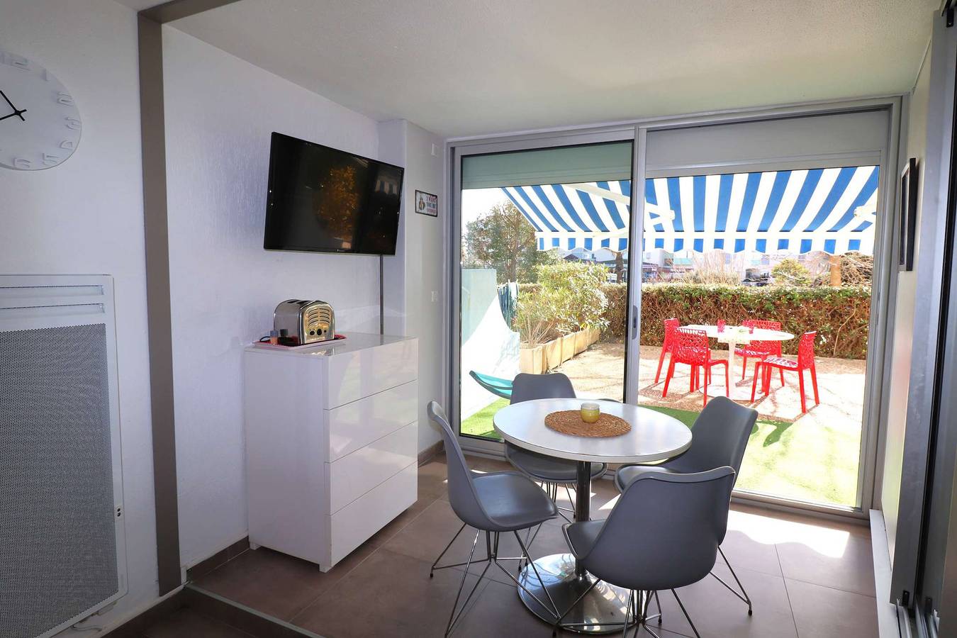 Appartement de vacances entier, 2 pièces grande terrasse climatisation parking in Le Grau-du-Roi, Côte d'Améthyste