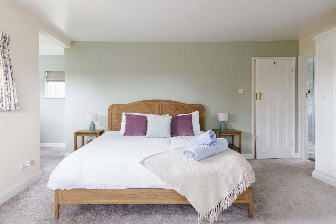 Charming Beach Getaway - Spacious 4Br sunny garden in West Wittering Beach, West Wittering
