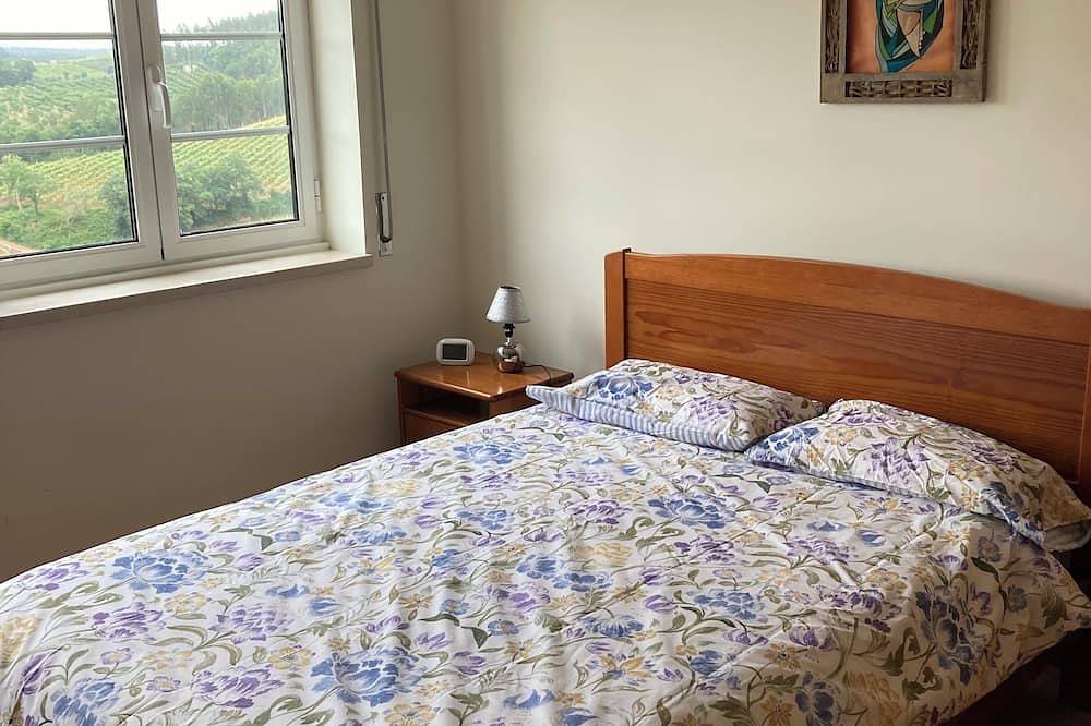 Independiente Villa con piscina privada, jardín cerrado y Sun / Play Room in Vidais, Leiria District