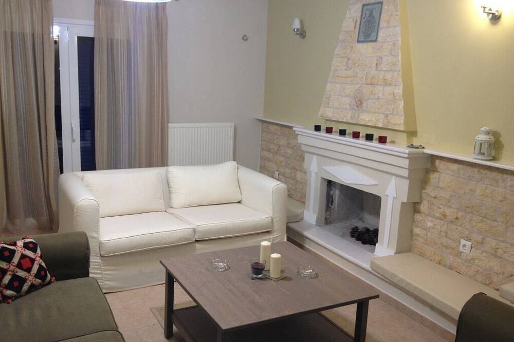 Villa for 8 personer in Sporaderne