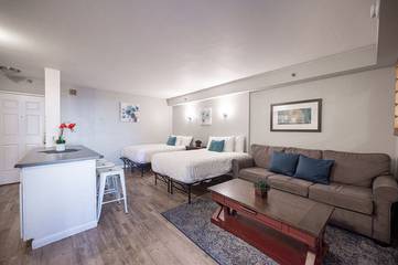 Vacation Apartment for 11 Guests in Paradise (Las Vegas), Nevada, Picture 4